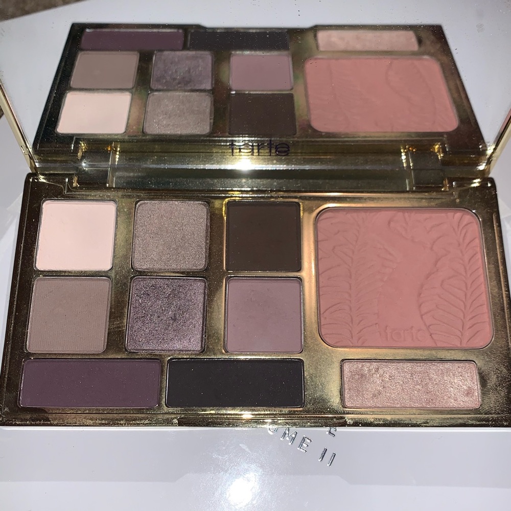 Energy Noir Palette